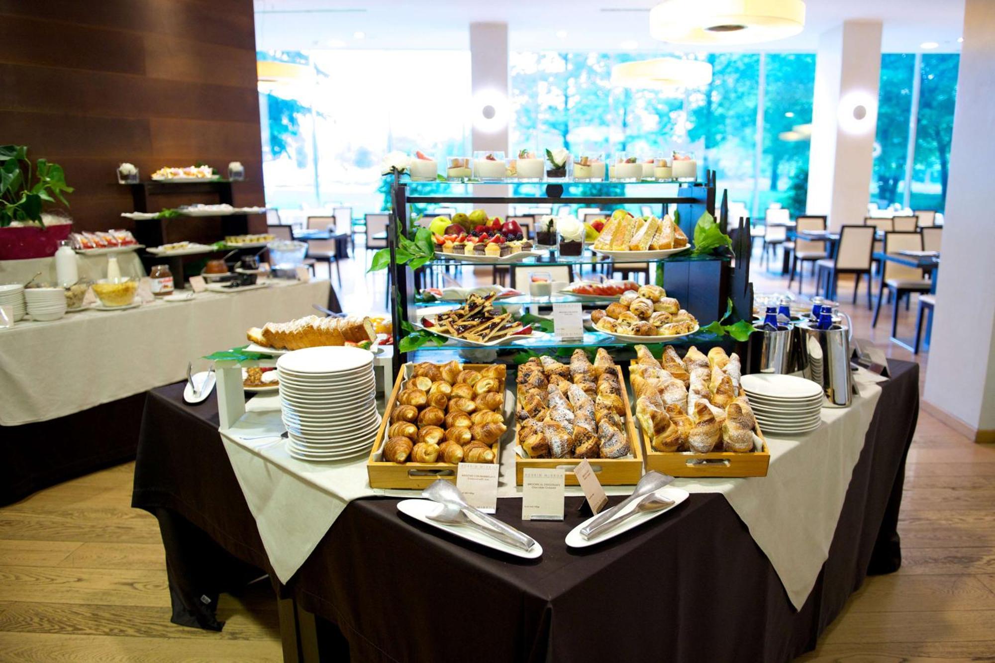 Best Western Plus The Hub Hotel Milan Luaran gambar