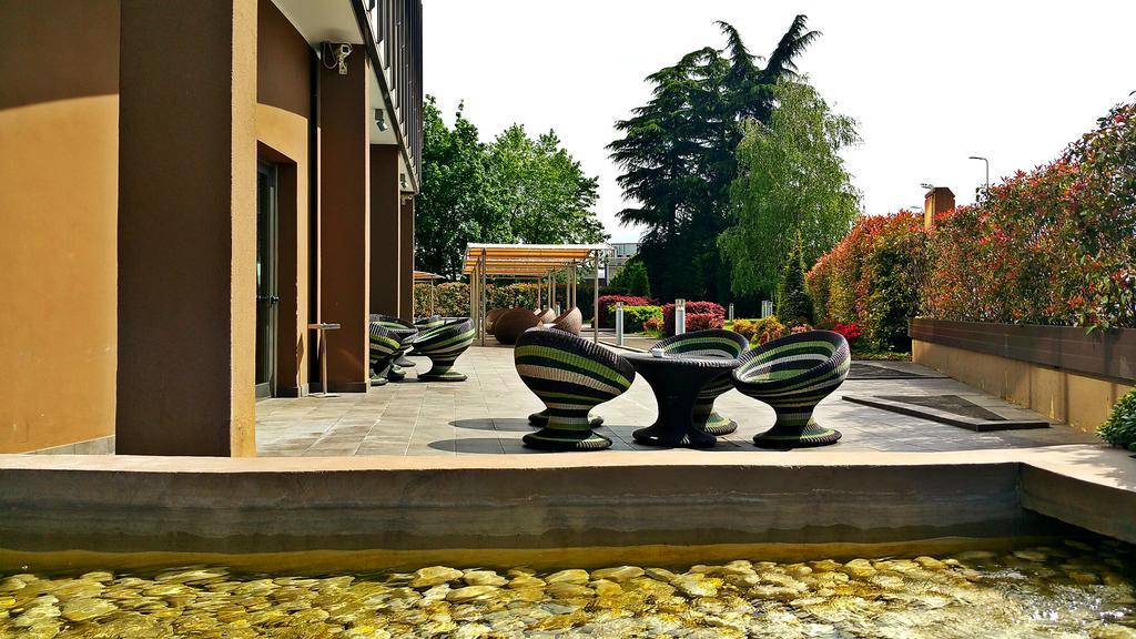 Best Western Plus The Hub Hotel Milan Luaran gambar